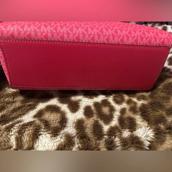 New with tags Pink Micheal Kors Shoulder Tote jet set travel - Picture 2 of 7